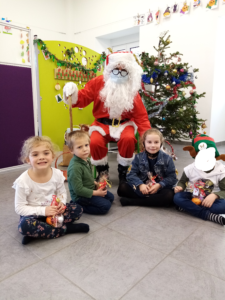 Photo Père Noël Et 4 Enfants